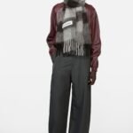 Acne Studios マフラーの定番デザインと最新トレンド